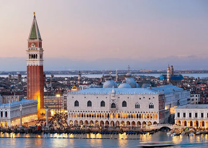 San Polo Near Rialto Fish Market Benátky